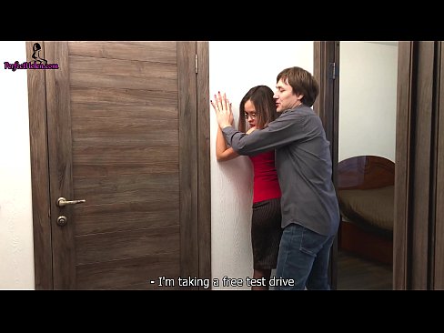 ❤️ სექსუალური რეალტორი ბინის გაყიდვისას სენსუალურად ირტყამს ფუსფულს და ეფიცება - კრემპაი ️ ძუები პორნოში ka.niceporn.ru ﹏